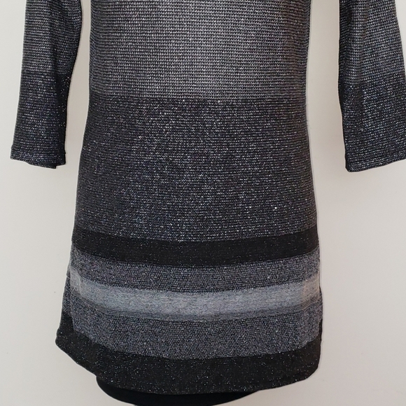 White House Black Market Metallic Silver Top - Picture 5 of 14